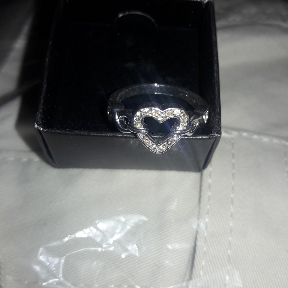 Embellished Heart Band Ring SZ8 - Picture 2 of 8